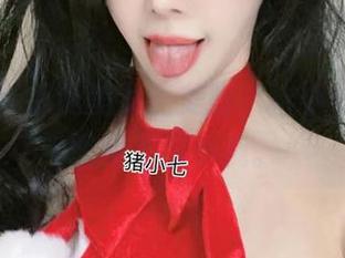 微密圈 – 都说美女配美脚，猪小七的免费图集不容小视。