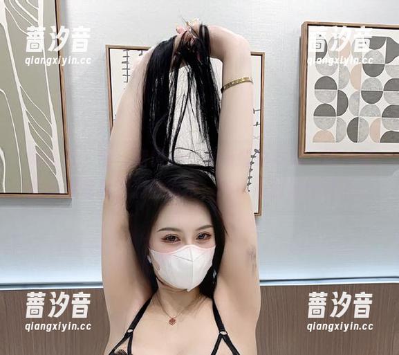 微密圈 - 看“猪饲料”最新透明系列，图片里的美感像是汹涌的盛水，不小心就被淹没了。
