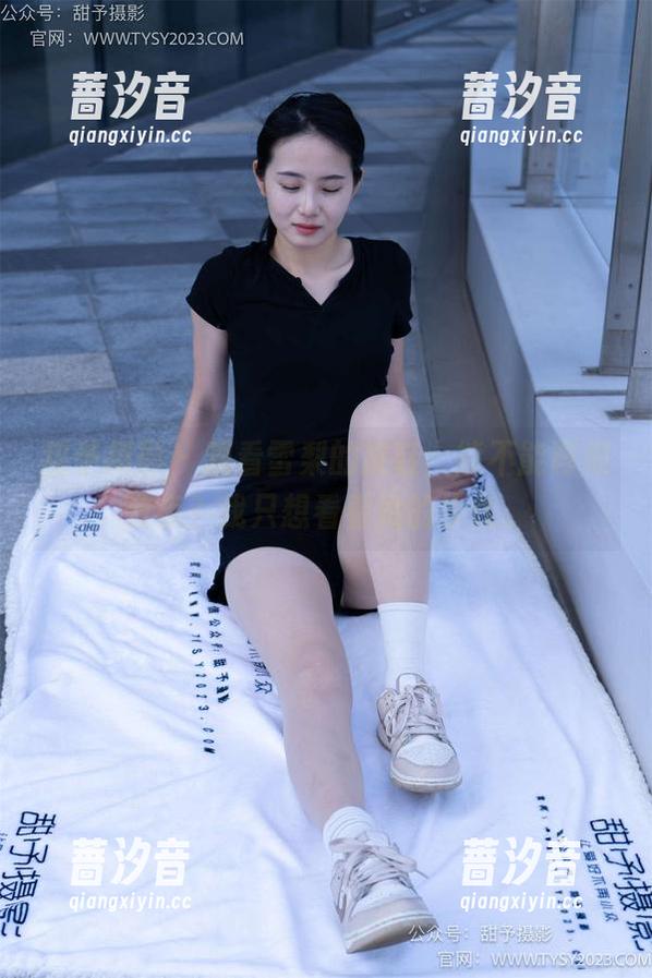 甜予摄影 - 观看雪梨的皮鞋，能不能再细致点？我只想看看她的步伐。