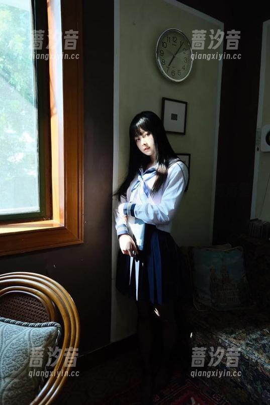 白莉爱吃巧克力的霞沢美游之旅，高清壁纸直击你的审美。