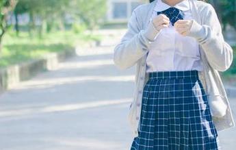 神乐坂真东的蕾丝套图——小心，眼泪和口水都会流下来！