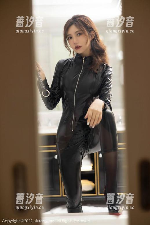 秀人网 - 任莹樱的兔女郎照，果然是更新后的另一种“魅惑”构思。