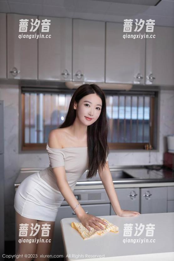 秀人网 - 必看！俞漫的居家套图——“只需一杯茶，我就能拍出优雅”