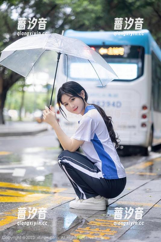 秀人网 - 司妃SL在水手服中的每一帧都是一首歌…不过我记不起旋律