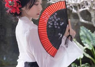 秀人网 – 写真时刻：宋KiKi的曲线像极了我菜单里的披萨，一份就想要的欲罢不能！