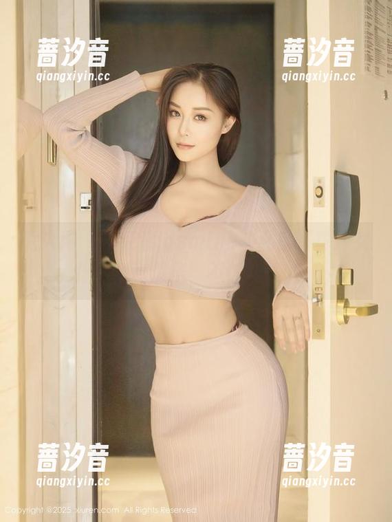 秀人网 - 小茉莉jasmine的私房写真：女仆形象真解压，不信你试试！