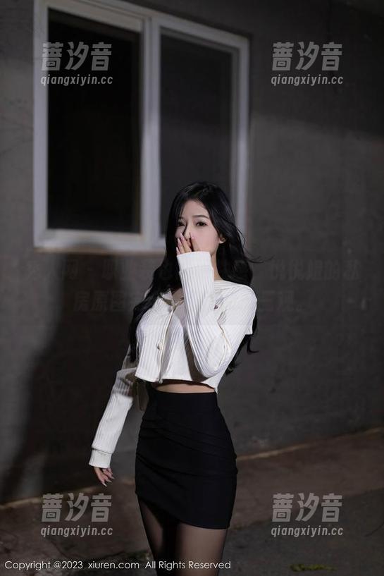 秀人网 - 职业装也能很性感，悦悦姐的私房原图完全颠覆了我的三观。