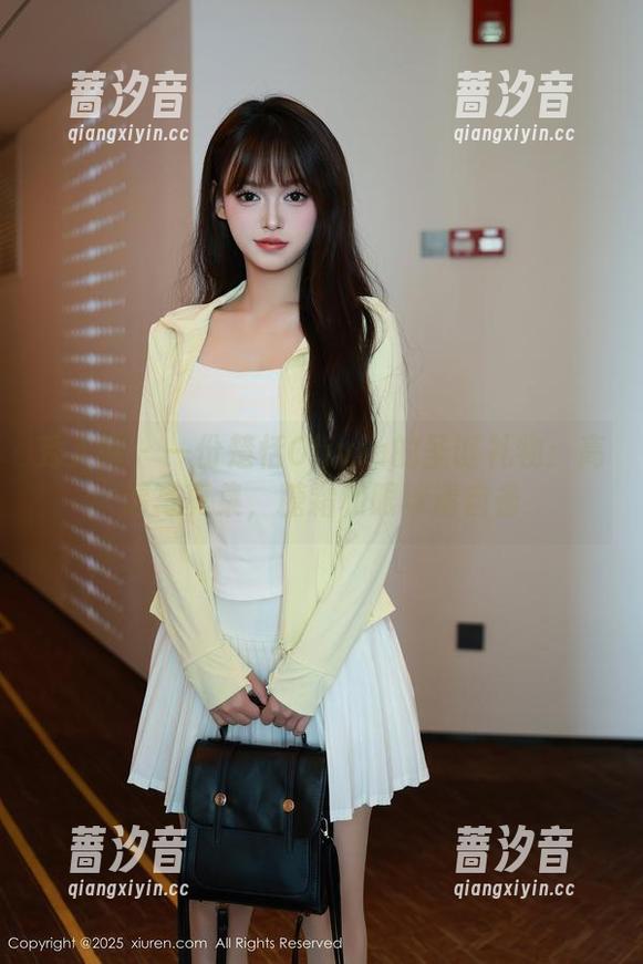 秀人网-楚恬Olivia 秀人网 - 一份楚恬Olivia的圣诞礼物:高清写真集,糖霜和眼球请自备