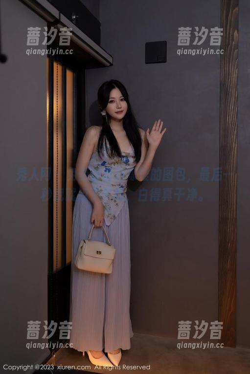 秀人网 - 免费获取白琮瑗的图包，最后一秒我就点了下载，白得真干净。