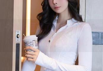 秀人网 – 谢小葱说了黑丝搭配不贵，下载个免费版本回家试试？