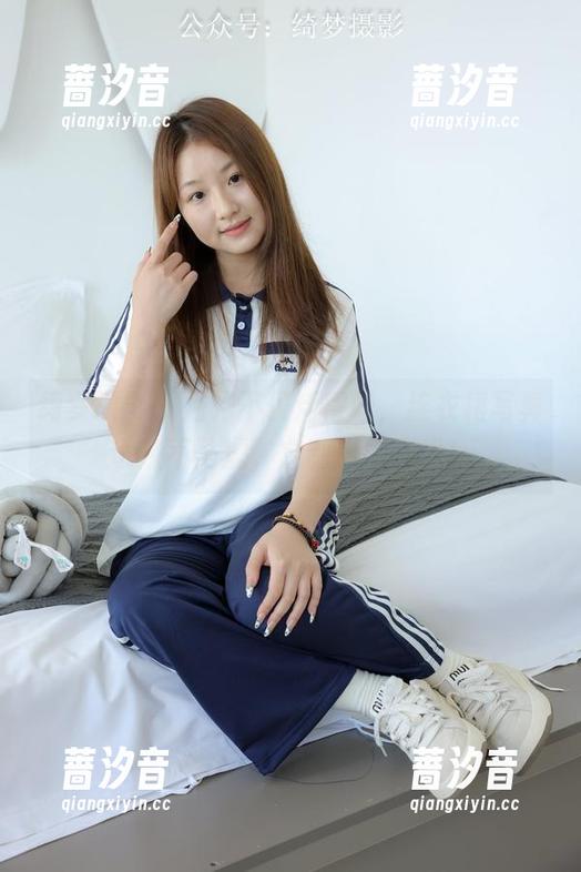 绮梦摄影 - 月月不仅活得好，连衣裙写真也从不马虎，定制风格在线！