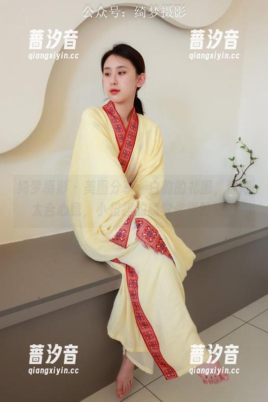 绮梦摄影 - 美图分享：白韵的礼服，选得太合心意，小扭捏的感觉你懂的吧？