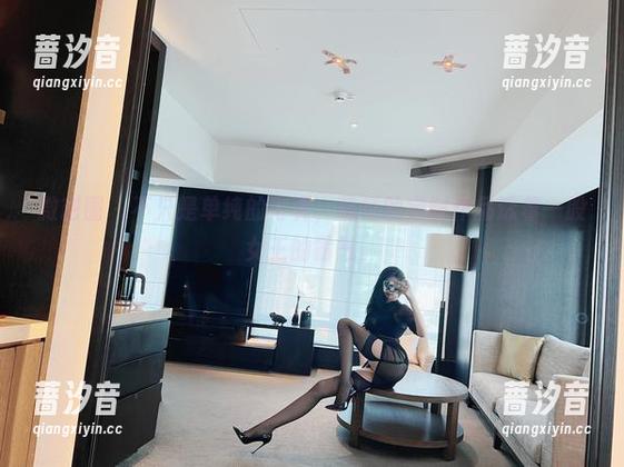 微密圈 - 不只是单纯的写真，葛征的定制作品透着一股女王的霸气。