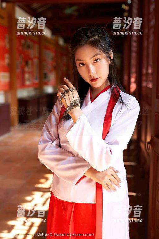 蜜桃社 - 向“铃木透明”致敬，美图能这么无圣光，值不值得我们在深夜偷瞧？