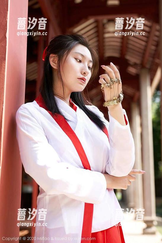 蜜桃社 - 陆萱萱Cecilia翻开我的婚纱私房图包：畅游梦中誓言的模样