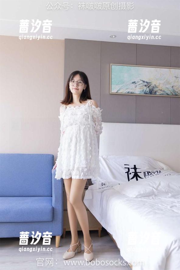 袜啵啵 - 在线：小沫与她的白丝花纹，一个脚尖的轻舞