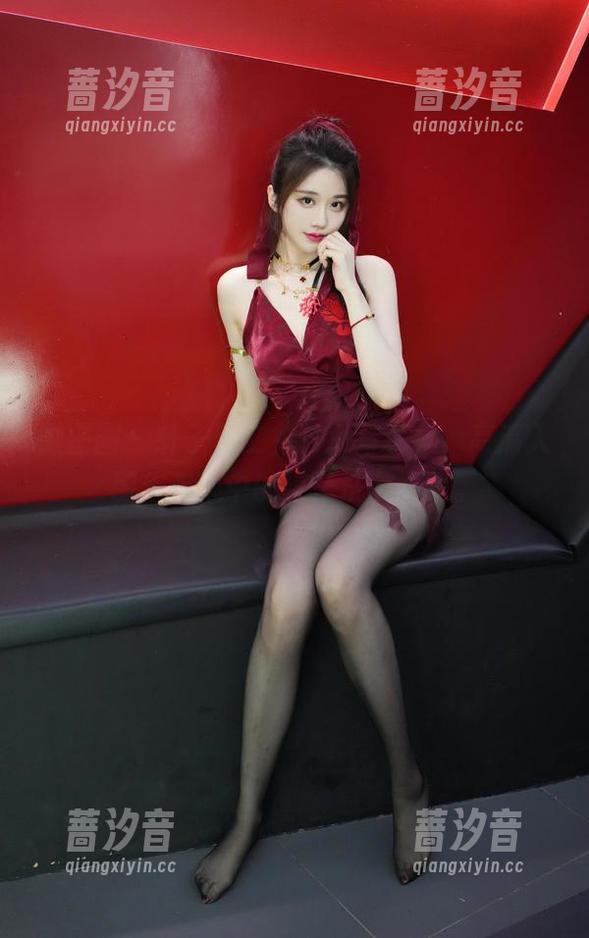 微密圈 - 轩子巨二兔修女写真集，高清入围你我心中的“圣洗”时刻。