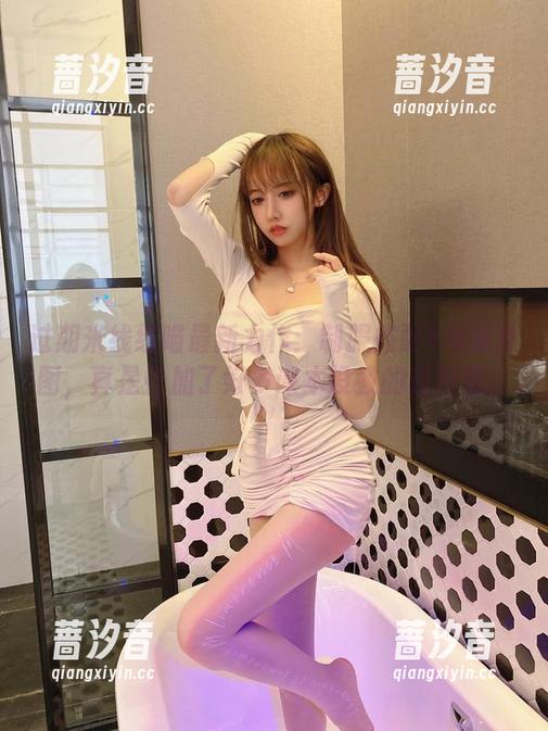 过期米线线喵最新力作：制服搭配+高清原图，真是叠加了好多课本没教的东西呢。