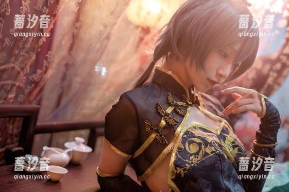 原图直击！铁板烧鬼舞w的校服COS，背影杀手级别！