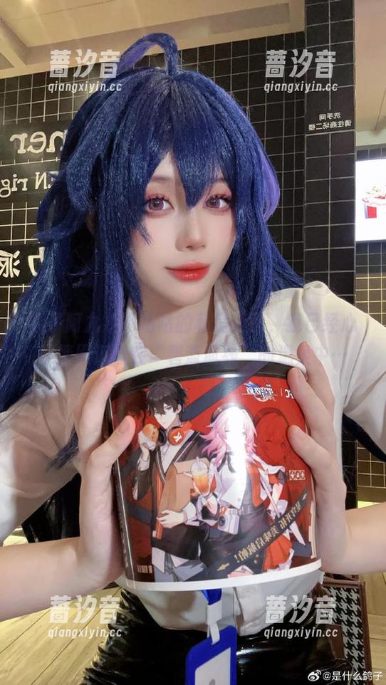 看了阿九从不咕咕的私房美图，我已经心甘情愿沉浸在“碧蓝航线”的温柔中…