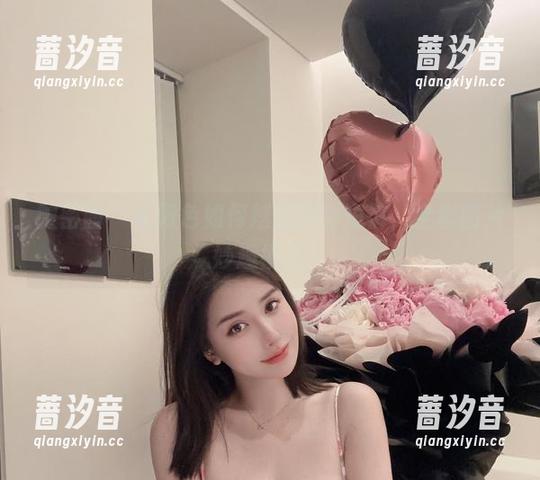微密圈 - 看阿色如何炫酷演绎短裤，全套图片妙趣横生！