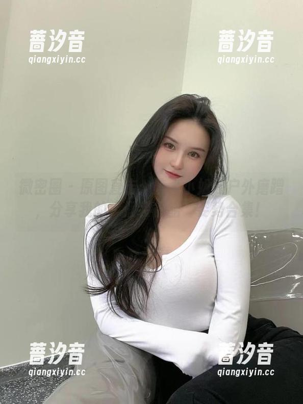 微密圈 - 原图直击：陈大小姐在户外磨蹭，分享我的“假装很酷”姿势合集！