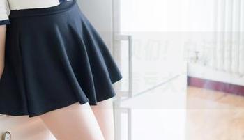 魅妍社 – 更新了，宝贝们！白沫在礼服里的身姿，不看亏大了！