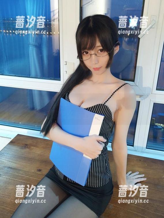 当无圣光碰上魔物喵nigisa：原图里的天使是怎么撞上地面的？