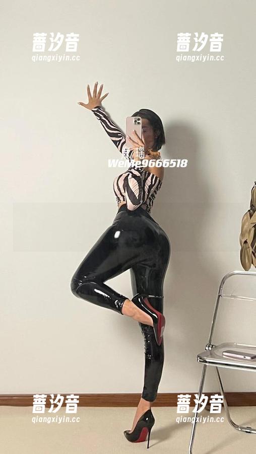 鹿瑶 微密圈 - 鹿瑶短裤在线压轴,高清诱惑无能抵挡!